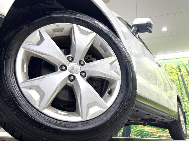 �y����17�C���`�A���~�z�C�[���z�O�ςɃ}�b�`���������A���~�z�C�[���𑕒����Ă���܂��B�e��ЊO�A���~�z�C�[����A�X�^�b�h���X�^�C�����戵�����Ă���܂��B���񂲑��k����������