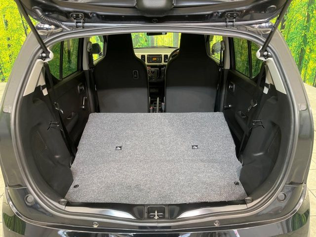 ���i�̂���������ʋ΁A���}���ɏ\���ȉ׎��X�y�[�X���m�ۂ��Ă���܂��B�Z�J���h�V�[�g��|���ƁA�傫�ȉו��̐ύڂ��\�ł���