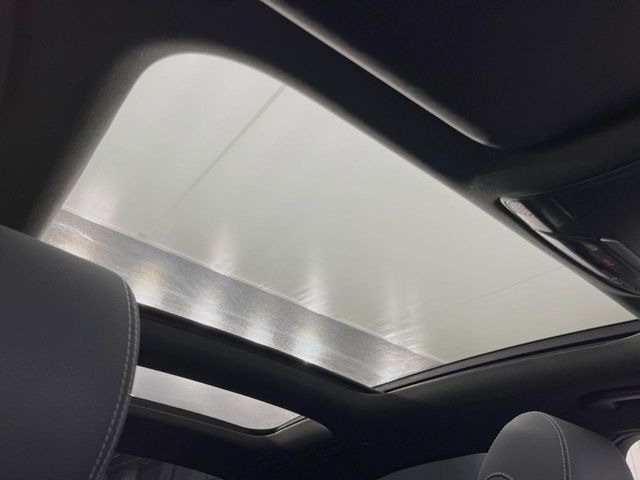 ���p�m���~�b�N�X���C�f�B���O���[�t::�唗�͂̃p�m���}���[�t�́A�㕔���Ȃɂ܂ő����Ă���A�J���I�ȋ�Ԃ����y���݂��������܂��B