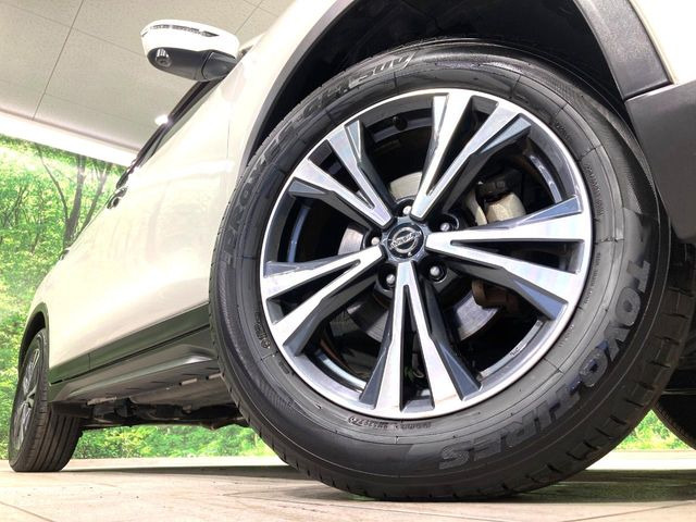 �y����18�C���`�A���~�z�C�[���z�O�ςɃ}�b�`���������A���~�z�C�[���𑕒����Ă���܂��B�e��ЊO�A���~�z�C�[����A�X�^�b�h���X�^�C�����戵�����Ă���܂��B���񂲑��k����������