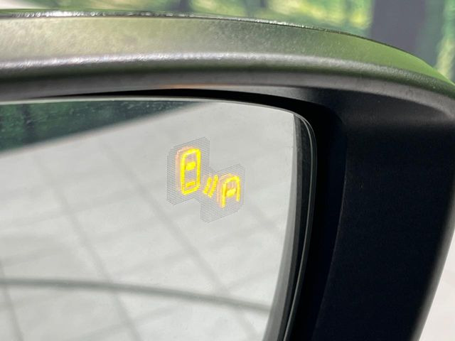 �y�u���C���h�X�|�b�g���j�^�����O�z���s���A�h�A�~���[�̎��p�ɂȂ�₷���ӏ��Ɍ㑱�Ԃ��ڋ߂���ƃT�C�h�~���[�t�߂Ɍx����\���A�h���C�o�[�ɒ��ӊ��N�����Ă���܂��B