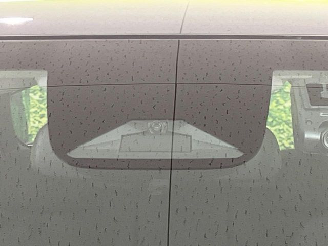 �y�z���_�Z���V���O�z���s���ɑO���̎ԗ�����F�����A�Փ˂������Ȏ��͌x��ƃu���[�L�ŏՓˉ���Ɣ�Q�y�����A�V�X�g�B�����S�Ƀh���C�u�����y���݂��������܂��B