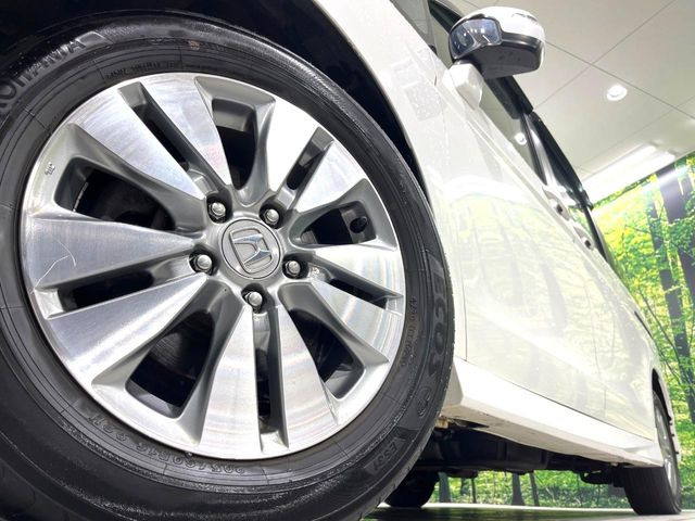 �y������16�C���`�A���~�z�C�[���z�O�ςɃ}�b�`���������A���~�z�C�[���𑕒����Ă���܂��B�e��ЊO�A���~�z�C�[����A�X�^�b�h���X�^�C�����戵�����Ă���܂��B���񂲑��k����������