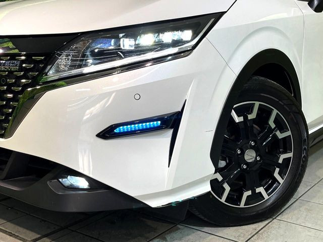 �yLED�w�b�h���C�g�z���V����ԑ��s�����ǍD�Ȏ��E���m�ۂ����S���ĉ^�]�ł��鍂�P�xLED�w�b�h���C�g�𑕔�!�_�����x�������A����d�͂��}�����Ă��܂��B