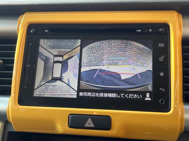 �y�}���`�e���C�����j�^�[�z�Ԃ̃t�����g��T�C�h�̃J�����摜�𓯎��Ƀ��j�^�[�\�����邱�ƂŁA���H�⋷�����𑖍s���ł����͂̏󋵊m�F���ł����S!�{�iSUV�ɂ��ꂵ�������ł���