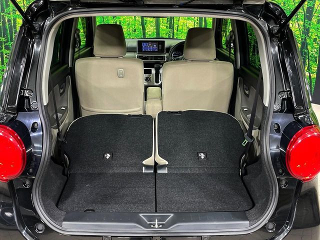 ���i�̂���������ʋ΁A���}���ɏ\���ȉ׎��X�y�[�X���m�ۂ��Ă���܂��B�Z�J���h�V�[�g��|���ƁA�傫�ȉו��̐ύڂ��\�ł���