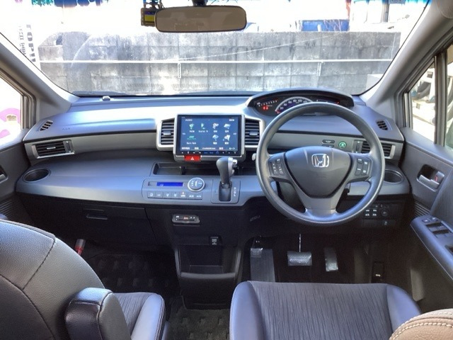 フリードスパイク1.5 G プレミアムエディション