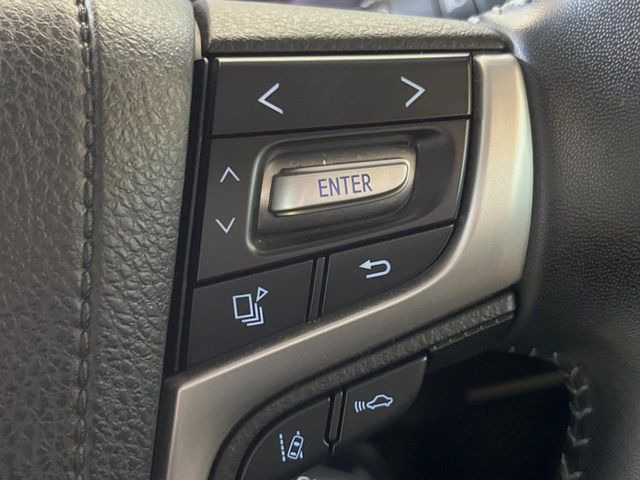 【トヨタセーフティセンス】走行中に前方の車両等を認識し、衝突しそうな時は警報とブレーキで衝突回避と被害軽減をアシスト。より安全にドライブをお楽しみいただけます。