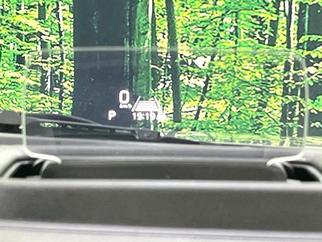 �y�w�b�h�A�b�v�f�B�X�v���C�z���݂̑��x�⑖�s�����f�W�^���\���ŉ^�]�ȑO���̃K���X�ɓ��e!�^�]���A�ڐ������炳���K�v�ȏ����m�F�ł���̂łƂ��Ă��֗��ň��S!