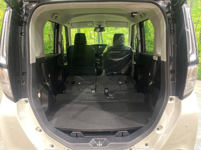 ���i�̂���������ʋ΁A���}���ɏ\���ȉ׎��X�y�[�X���m�ۂ��Ă���܂��B�Z�J���h�V�[�g��|���ƁA�傫�ȉו��̐ύڂ��\�ł���