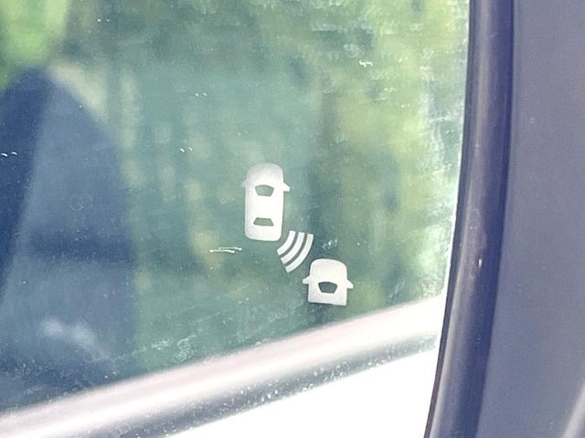 �y�G�}�[�W�F���V�[�u���[�L�z���s���ɑO���̎ԗ�����F�����A�Փ˂������Ȏ��͌x��ƃu���[�L�ŏՓˉ���Ɣ�Q�y�����A�V�X�g�B�����S�Ƀh���C�u�����y���݂��������܂��B