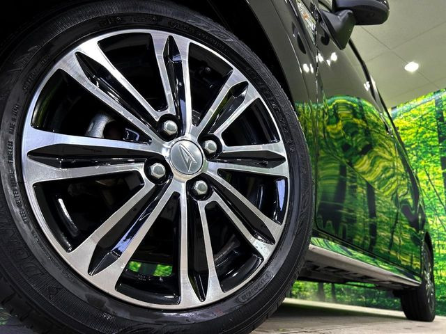 �y����15�C���`�A���~�z�C�[���z�O�ςɃ}�b�`���������A���~�z�C�[���𑕒����Ă���܂��B�e��ЊO�A���~�z�C�[����A�X�^�b�h���X�^�C�����戵�����Ă���܂��B���񂲑��k����������