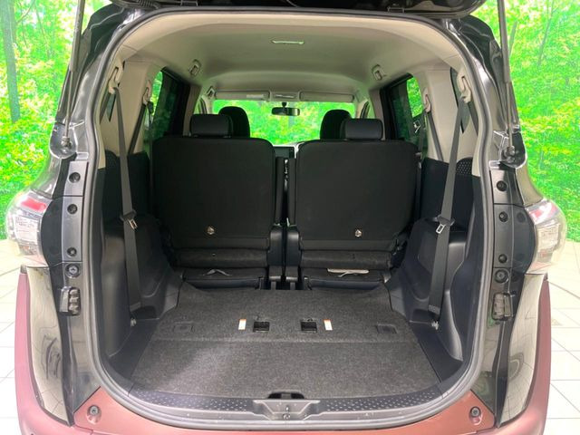 ���i�̂���������ʋ΁A���}���ɏ\���ȉ׎��X�y�[�X���m�ۂ��Ă���܂��B�Z�J���h�V�[�g��|���ƁA�傫�ȉו��̐ύڂ��\�ł���