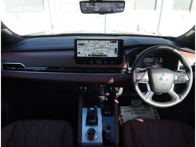 アウトランダーPHEV 2.4 P エグゼクティブ パッケージ 4WD