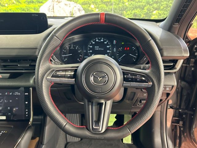 �y�����v�����X�e�A�����O�z�㎿�Ȋv���g�p���邱�ƂŁA��ɂ����������݂ƂĂ��^�]���₷���n���h���ł���