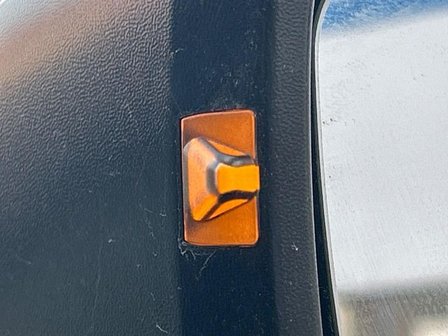 �y�����r�[�N���f�B�e�B�N�V�����z���s���A�h�A�~���[�̎��p�ɂȂ�₷���ӏ��Ɍ㑱�Ԃ��ڋ߂���ƃT�C�h�~���[�t�߂Ɍx����\���A�h���C�o�[�ɒ��ӊ��N�ƁA����̍ۂ̓n���h��������A�V�X�g�����܂��B