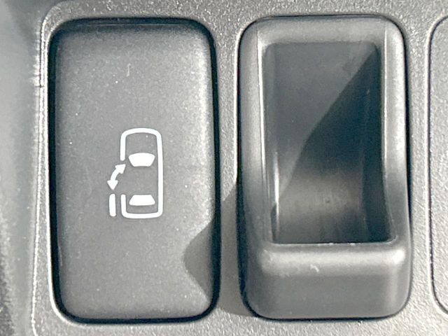 �y�p���[�X���C�h�h�A�z�X�}�[�g�L�[��^�]�Ȃ̃X�C�b�`�ŃX���C�h�h�A�̊J���\���d��������͂����ăh�A���J����K�v�������A���������q�l�ł��A�d���ו��������Ă��鎞�����N�ɊJ���߂ł��܂���