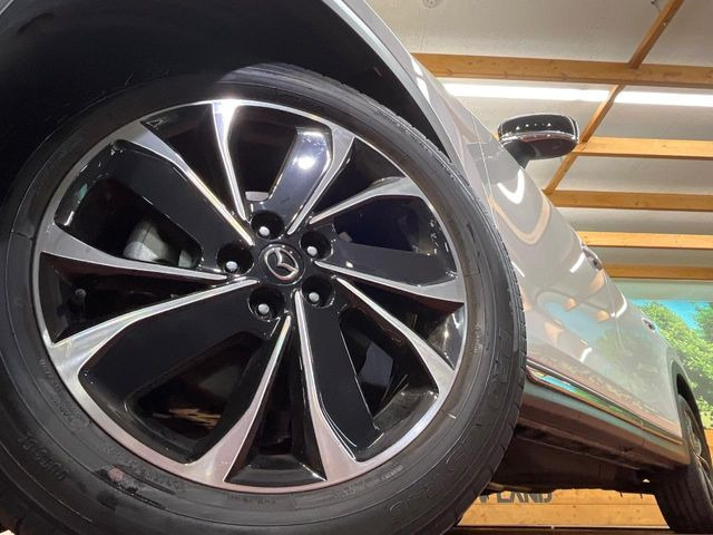 �y����19�C���`�A���~�z�C�[���z�O�ςɃ}�b�`���������A���~�z�C�[���𑕒����Ă���܂��B�e��ЊO�A���~�z�C�[����A�X�^�b�h���X�^�C�����戵�����Ă���܂��B���񂲑��k����������