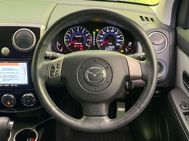 �y�����v�����X�e�A�����O�z�㎿�Ȋv���g�p���邱�ƂŁA��ɂ����������݂ƂĂ��^�]���₷���n���h���ł���