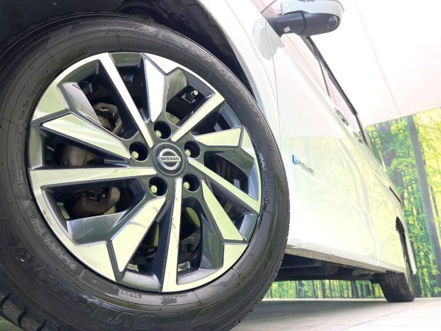 �y����16�C���`�A���~�z�C�[���z�O�ςɃ}�b�`���������A���~�z�C�[���𑕒����Ă���܂��B�e��ЊO�A���~�z�C�[����A�X�^�b�h���X�^�C�����戵�����Ă���܂��B���񂲑��k����������