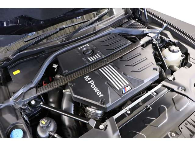 3.0L ����6�C��DOHC�c�C���^�[�{�A510ps/66.3kgm�A�S��&times;�S��&times;�S��mm 4725&times;1895&times;1675mm�A�ԗ��d�� 2020kg