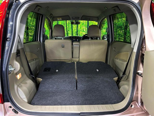 ���i�̂���������ʋ΁A���}���ɏ\���ȉ׎��X�y�[�X���m�ۂ��Ă���܂��B�Z�J���h�V�[�g��|���ƁA�傫�ȉו��̐ύڂ��\�ł���