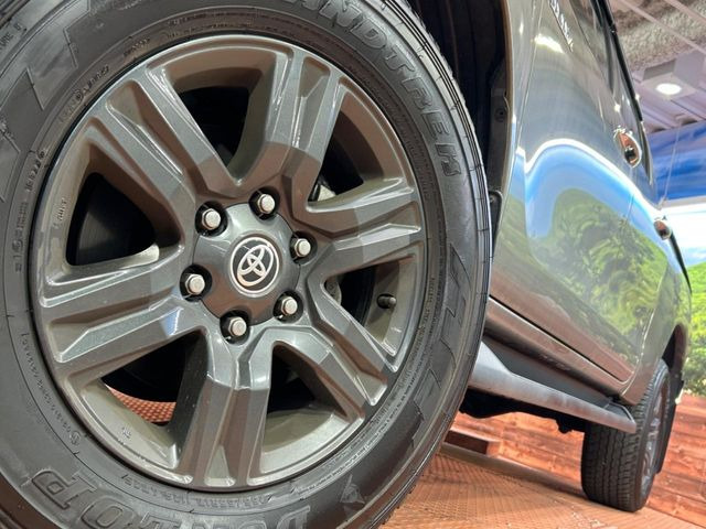 �y����17�C���`�A���~�z�C�[���z�O�ςɃ}�b�`���������A���~�z�C�[���𑕒����Ă���܂��B�e��ЊO�A���~�z�C�[����A�X�^�b�h���X�^�C�����戵�����Ă���܂��B���񂲑��k����������