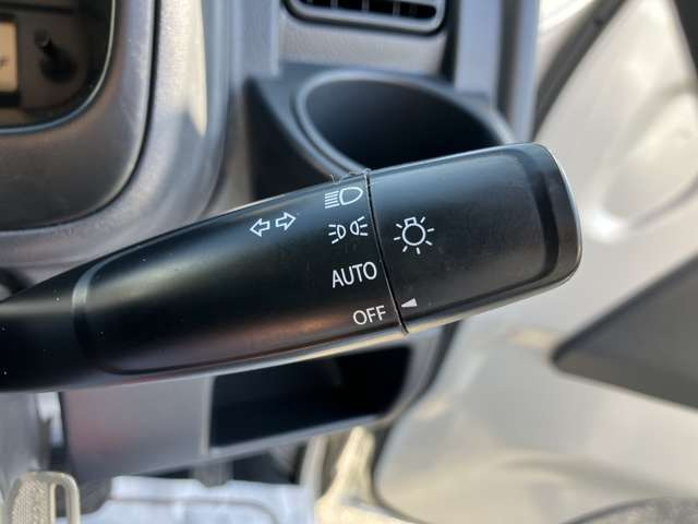 ���I�[�g���C�g&�n�C�r�[���A�V�X�g�����̖͂��邳�����m���Ď����Ń��C�g�_�����Ă���g���l���Ȃǂŕ֗��ł��B�����!�Ό��ԂȂǂ����m���ăn�C&hArr;���[�������Ő؂�ւ��Ă���܂��B