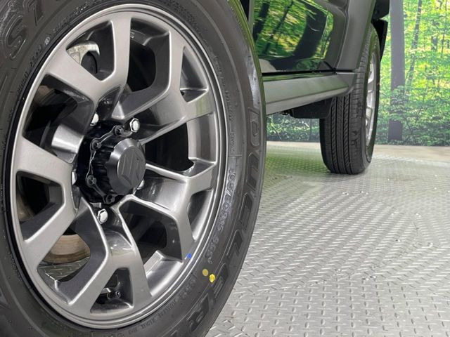 �y����15�C���`�A���~�z�C�[���z�O�ςɃ}�b�`���������A���~�z�C�[���𑕒����Ă���܂��B�e��ЊO�A���~�z�C�[����A�X�^�b�h���X�^�C�����戵�����Ă���܂��B���񂲑��k����������