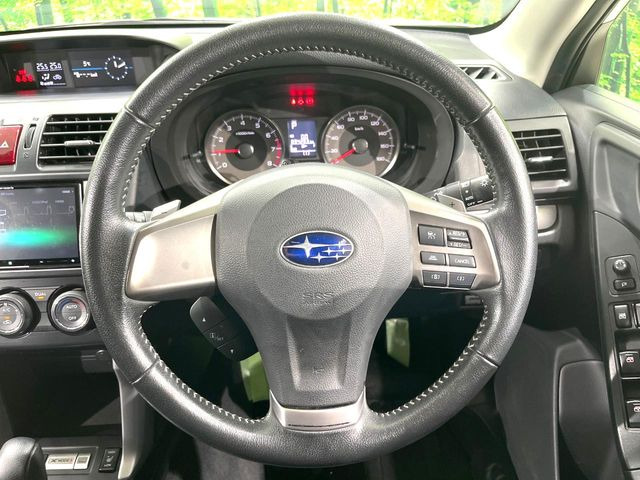 �y�����v�����X�e�A�����O�z�㎿�Ȋv���g�p���邱�ƂŁA��ɂ����������݂ƂĂ��^�]���₷���n���h���ł���