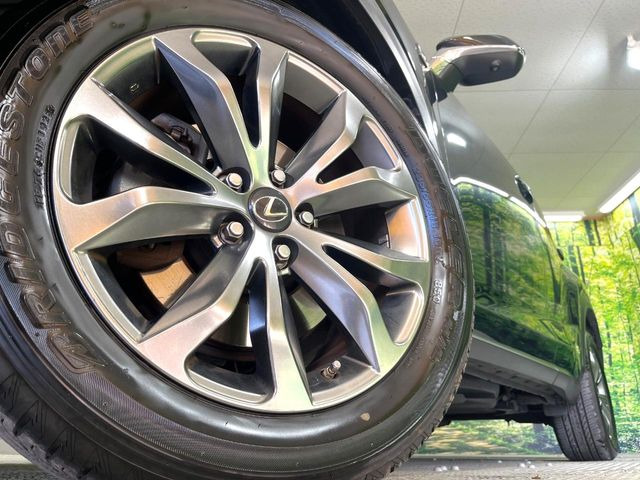 �y����18�C���`�A���~�z�C�[���z�O�ςɃ}�b�`���������A���~�z�C�[���𑕒����Ă���܂��B�e��ЊO�A���~�z�C�[����A�X�^�b�h���X�^�C�����戵�����Ă���܂��B���񂲑��k����������