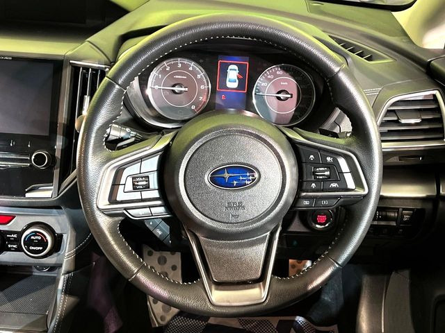 �y�����v�����X�e�A�����O�z�㎿�Ȋv���g�p���邱�ƂŁA��ɂ����������݂ƂĂ��^�]���₷���n���h���ł���