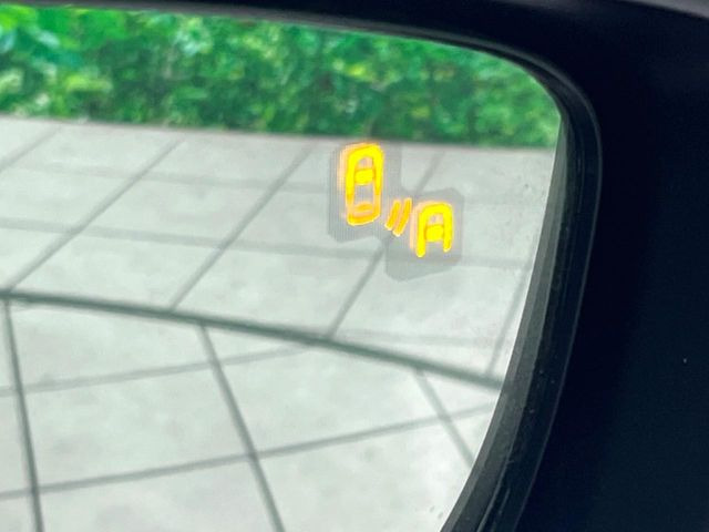 �y�u���C���h�X�|�b�g���j�^�����O�z���s���A�h�A�~���[�̎��p�ɂȂ�₷���ӏ��Ɍ㑱�Ԃ��ڋ߂���ƃT�C�h�~���[�t�߂Ɍx����\���A�h���C�o�[�ɒ��ӊ��N�����Ă���܂��B