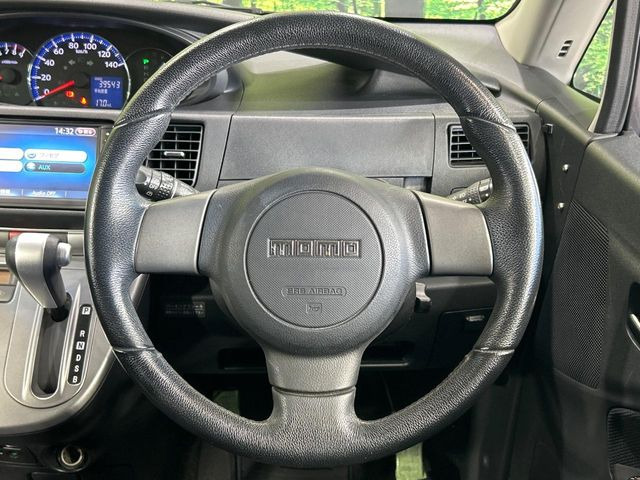 �y�����v�����X�e�A�����O�z�㎿�Ȋv���g�p���邱�ƂŁA��ɂ����������݂ƂĂ��^�]���₷���n���h���ł���