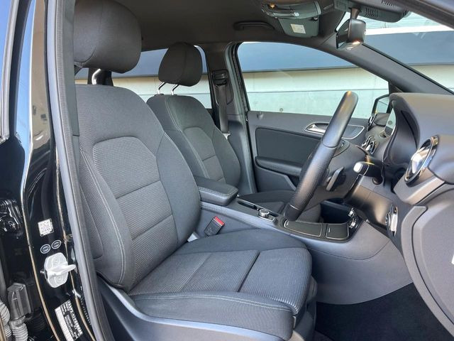 ���O��:�������Ƃ����h���C�o�[�X�y�[�X�ŁA�����Ԃ̉^�]�ł����K�ɂ��߂������������܂��B