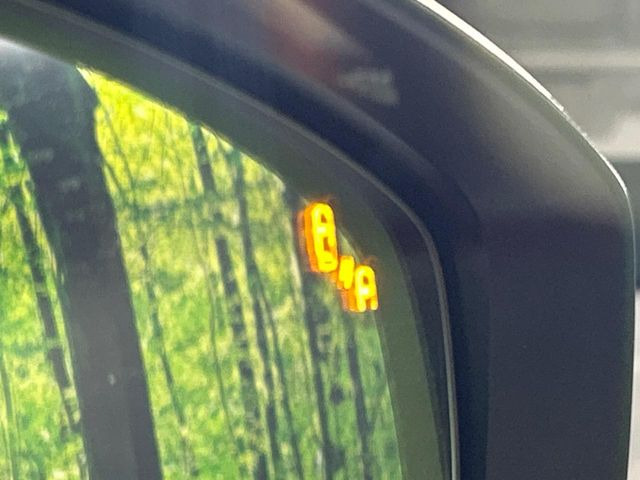 �y�u���C���h�X�|�b�g���j�^�����O�z���s���A�h�A�~���[�̎��p�ɂȂ�₷���ӏ��Ɍ㑱�Ԃ��ڋ߂���ƃT�C�h�~���[�t�߂Ɍx����\���A�h���C�o�[�ɒ��ӊ��N�����Ă���܂��B