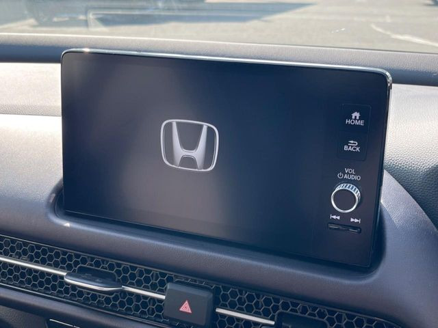 �y9�C���` �z���_�R�l�N�g�f�B�X�v���C�z���F���̍������ʃf�B�X�v���C�Ńi�r�̎g�p��A�������̃X�}�[�g�t�H���ƘA�g����bluetooth�ł̉��y�Đ����\�ł���