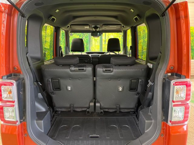 ���i�̂���������ʋ΁A���}���ɏ\���ȉ׎��X�y�[�X���m�ۂ��Ă���܂��B�Z�J���h�V�[�g��|���ƁA�傫�ȉו��̐ύڂ��\�ł���