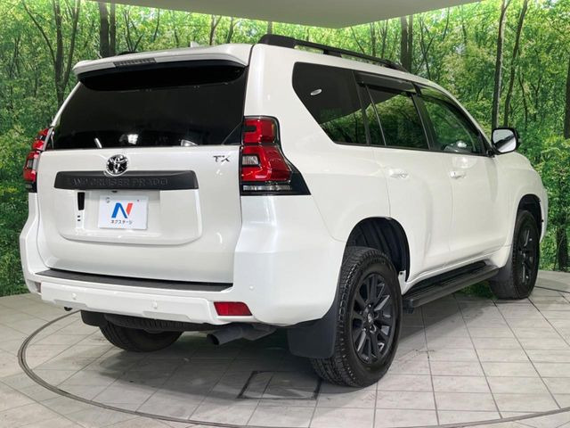 ☆全国のネクステージからお取り寄せが可能※!遠方の店舗に展示してあるクルマが気になる場合も、最寄りの店舗でご覧いただくことが可能です!是非私たちに要望をお聞かせください!※別途費用