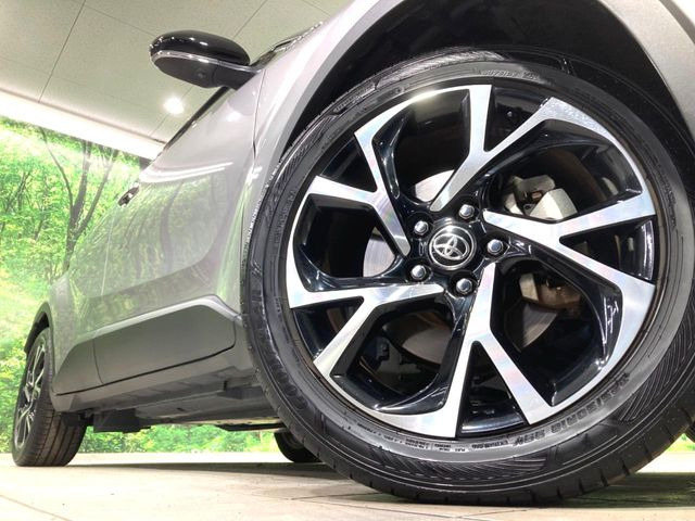 �y����18�C���`�A���~�z�C�[���z�O�ςɃ}�b�`���������A���~�z�C�[���𑕒����Ă���܂��B�e��ЊO�A���~�z�C�[����A�X�^�b�h���X�^�C�����戵�����Ă���܂��B���񂲑��k����������