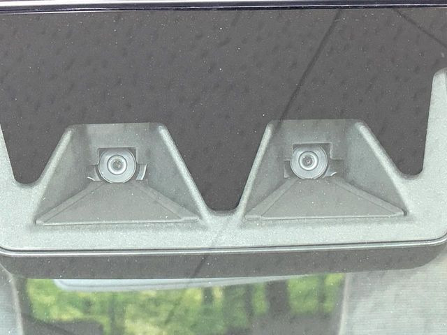 �y�X�}�[�g�A�V�X�g�z���s���ɑO���̎ԗ�����F�����A�Փ˂������Ȏ��͌x��ƃu���[�L�ŏՓˉ���Ɣ�Q�y�����A�V�X�g�B�����S�Ƀh���C�u�����y���݂��������܂��B