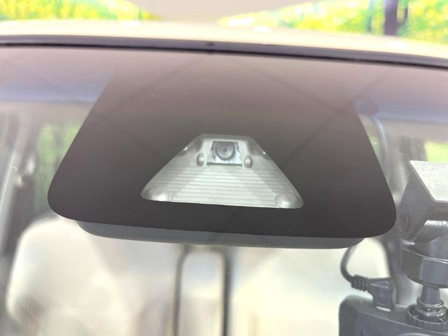 �y�X�}�[�g�A�V�X�g�z���s���ɑO���̎ԗ�����F�����A�Փ˂������Ȏ��͌x��ƃu���[�L�ŏՓˉ���Ɣ�Q�y�����A�V�X�g�B�����S�Ƀh���C�u�����y���݂��������܂��B