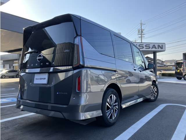 セレナ1.4 e-POWER ハイウェイスターV