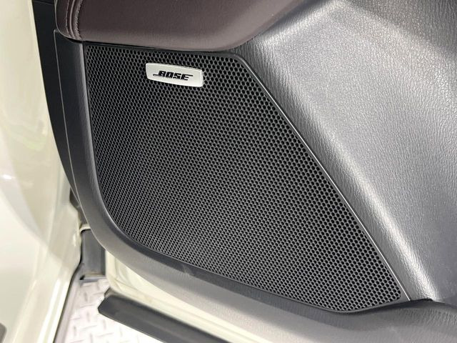 �yBOSE�T�E���h�V�X�e���t�������i�r�z�[���̃i�r�@�\�͂������A���x�ȃ`���[�j���O�\�͂����ڂ���Ă���A�������ȉ��y�����y���݂��������܂���