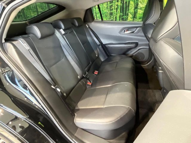 後部座席も気になるようなキズ・汚れやへたり等、大きなダメージはなく、良好な状態です。