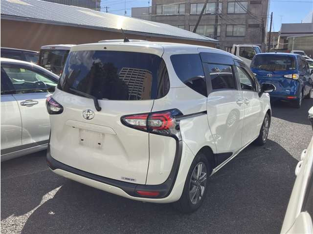 シエンタ1.5 ファンベース G クエロ