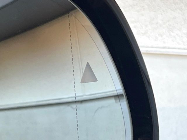 ���u���C���h�A�V�X�g�Z���T�[:���p����̎Ԃ����m���A�h���C�o�[���Ԑ��ύX���s���ۂɁA�x�����Ƌ��ɒ��ӂ𑣂��Ă������S�x���@�\�ł�!