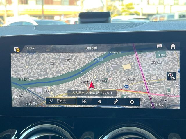 �������i�r:��̊��̂���i�r�́A����������ԓ������o���Ă���܂��BBluetooth�Đ��ȂǃI�[�f�B�I�@�\���[�����Ă���܂��̂ŁA�^�]�����y���߂܂���