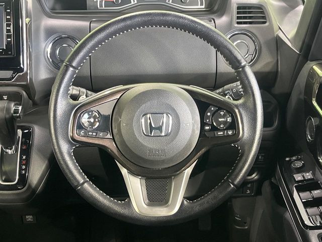 �y�����v�����X�e�A�����O�z�㎿�Ȋv���g�p���邱�ƂŁA��ɂ����������݂ƂĂ��^�]���₷���n���h���ł���