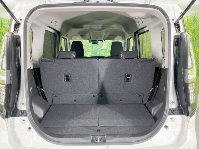 ���i�̂���������ʋ΁A���}���ɏ\���ȉ׎��X�y�[�X���m�ۂ��Ă���܂��B�Z�J���h�V�[�g��|���ƁA�傫�ȉו��̐ύڂ��\�ł���